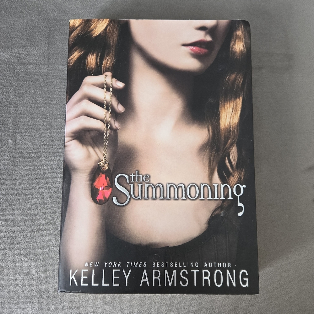 The Summoning By Kelley Armstrong - Paperback